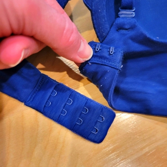 Victoria's Secret Bra Bundle Size 32C - Picture 8 of 9